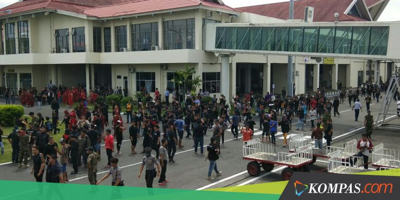 Cari Fahri Hamzah, Massa Merangsek ke Dalam Bandara Sam Ratulangi