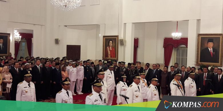 Jokowi Lantik Enam Kepala Daerah