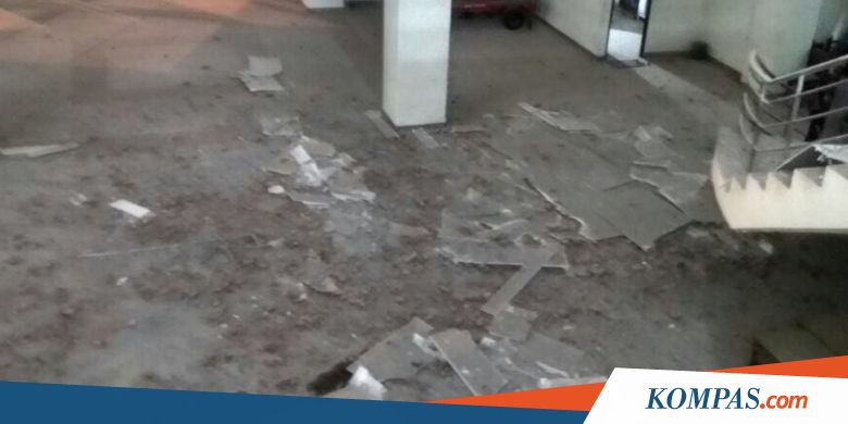 Gempa Bumi, Bagian Atap Kantor Bupati Tasikmalaya Ambrol