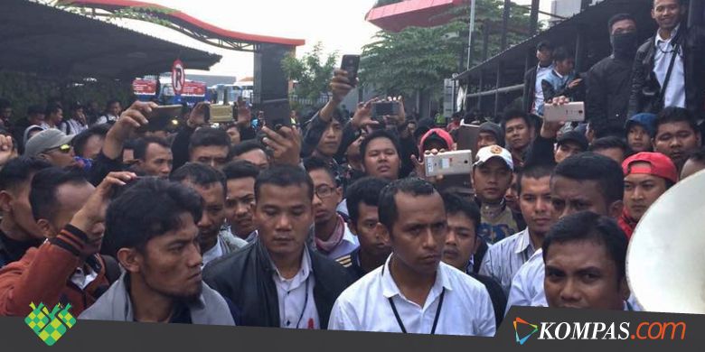 Fakta dan LBH Jakarta Bentuk Posko Pengaduan Karyawan PT Transjakarta