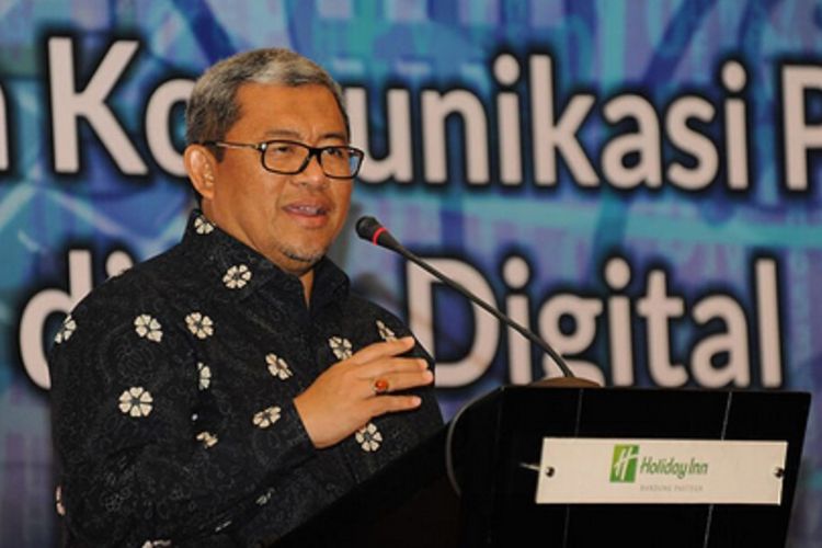 Gubernur Jawa Barat Ahmad Heryawan meminta lembaga humas pemerintah mampu menyebarkan berita positif guna menangkal informasi palsu.