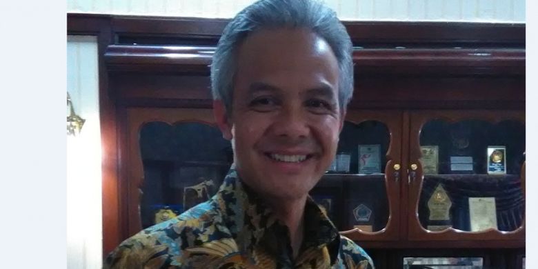 Gubernur Jawa Tengah Ganjar Pranowo menyatakan akan menghormati dan menjamin hak-hak konstitusional penganut aliran kepercayaan di Jawa Tengah.