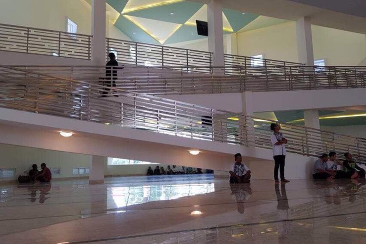 Interior Masjid Al Safar yang ada di Rest Area KM 88 Tol Cipularang (Corporate Communication PT Jasa Marga (Persero) Tbk)