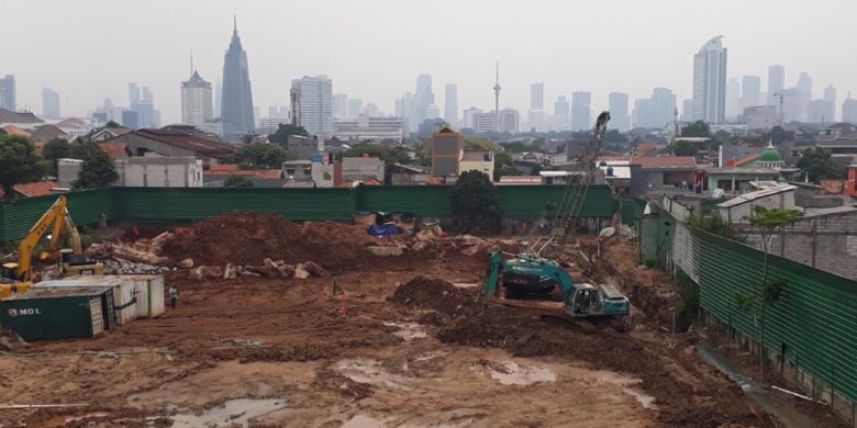 Dibangun di lahan sekitar 9.000 meter persegi, hingga saat ini progres pembangunan pondasi Permata Hijau Suites di koridor Permata Hijau, Jakarta Selatan Permata Hijau Suites di koridor Permata Hijau, Jakarta Selatan.telah dirampungkan. 