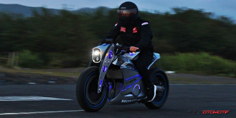 Modifikasi All New Honda CBR250RR bergaya Future Sport Bike
