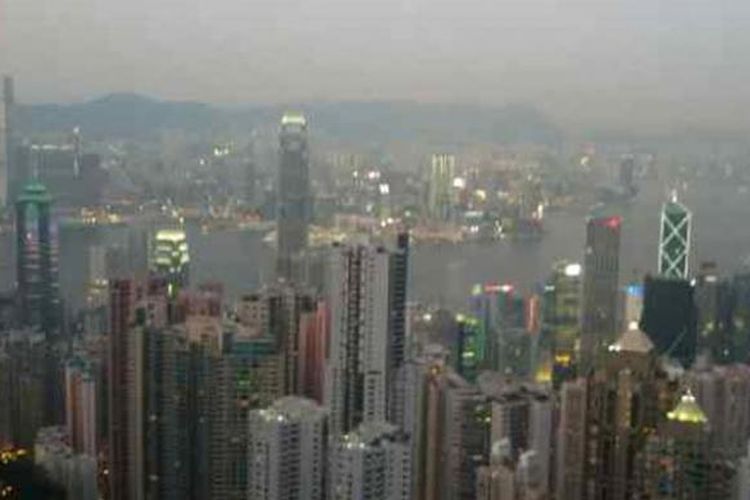 Pemandangan dari atas The Peak di Hongkong.