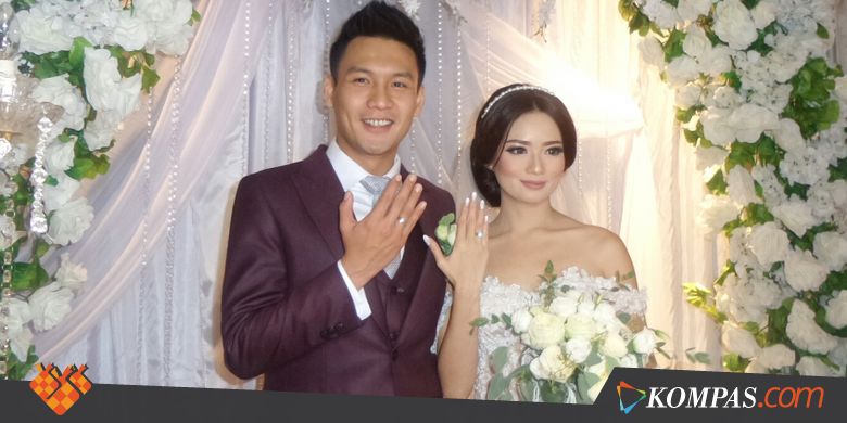 Suasana Haru di Pernikahan Fendy Chow dan Stella Cornelia