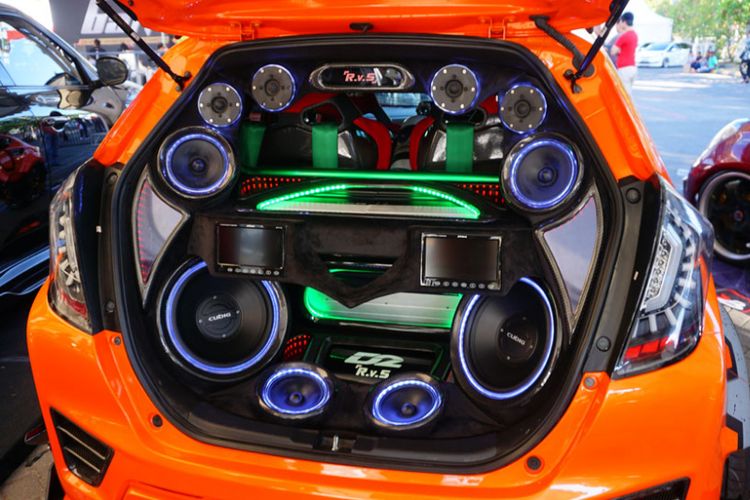 Modifikasi Jazz Sunkist, raih runner up di ajang BlackAuto Battle 2017 Surabaya