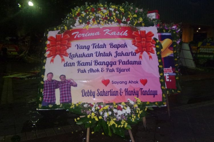 Karangan bunga dari Debby