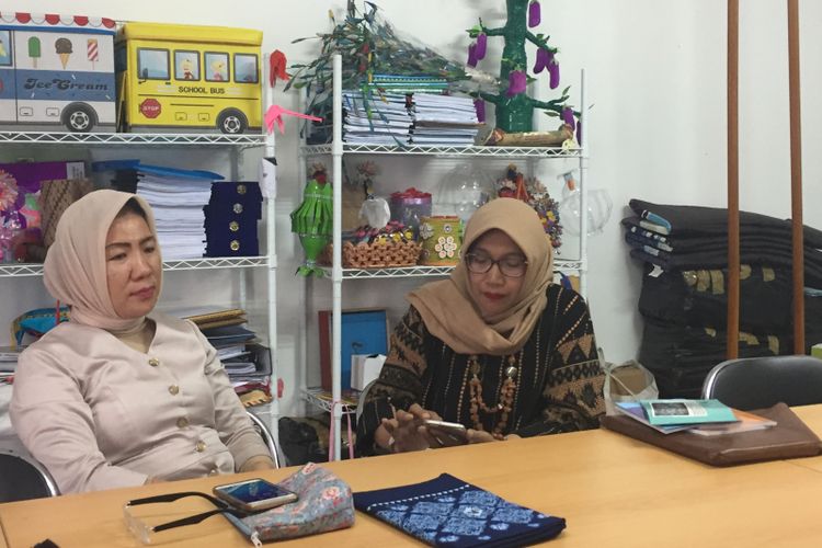 Ketua Himpunan Pendidik dan Tenaga Kependidikan Anak Usia Dini Indonesia (Himpaudi) Netti Herawati (kanan), Rabu (29/11/2019). 
