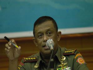 Bantu Gorban Gempa, TNI Siaga 24 Jam