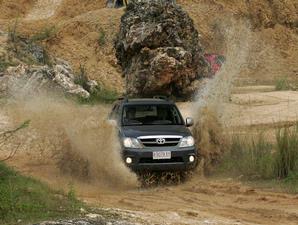 Chevrolet Captiva 2.0 VCDi vs Toyota Fortuner