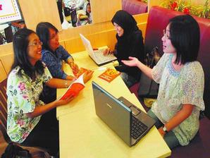Memberdayakan Diri Lewat Dunia Maya