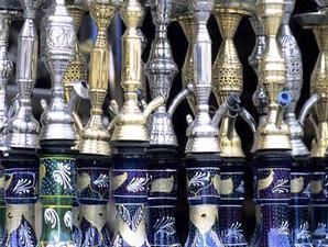 Menghirup Fulus Bisnis Rokok Arab