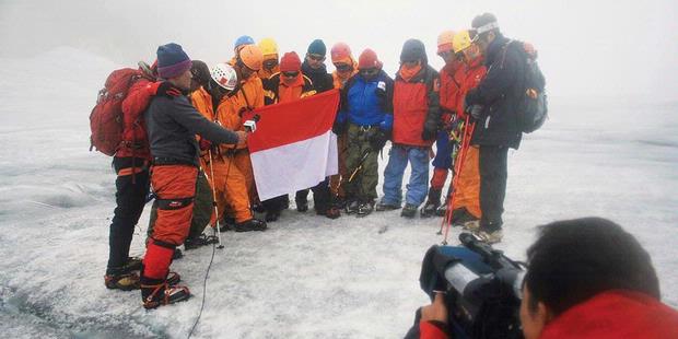 http://assets.kompas.com/data/photo/2010/04/23/0858257620X310.jpg