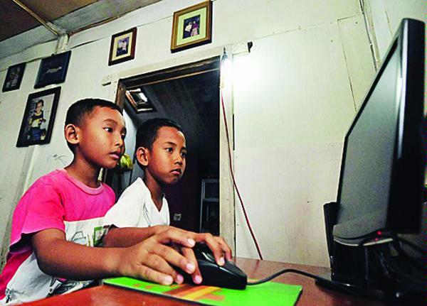 Awas!! Predator Seks Dunia Maya Ancam Anak Indonesia
