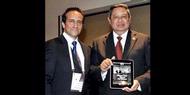 Presiden SBY Dapat Hadiah iPad