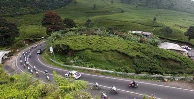 Malam Tahun Baru, Jalur Puncak Dialihkan