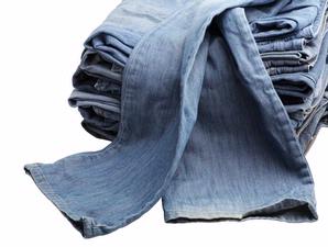 Foto Tips Mempertahankan Warna Celana Jeans, Cara Memeilih Celana Jeans