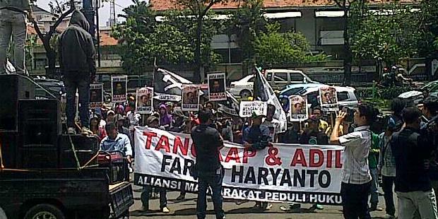 Pengunjuk Rasa Sambangi Kejaksaan Agung