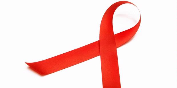 Kampanyekan HIV/AIDS, Pelajar Bagi Bunga dan Stiker