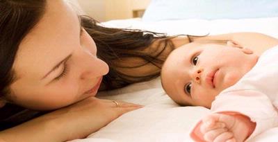7 Perhatian Khusus Saat Ibu Merawat Bayi