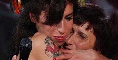 Pesan Terakhir Amy Winehouse untuk Sang Ibu