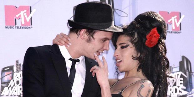 Celeb Gossip » Ibu Amy Winehouse: Dia Akan Benar-benar Hancur