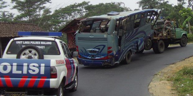 Dihentikan Polisi, Derek Liar Tol Dalam Kota Kabur