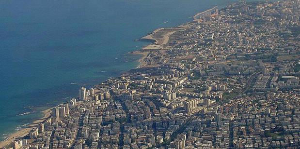 Sekali Tembak, 400.000 Warga Tel Aviv Lewat