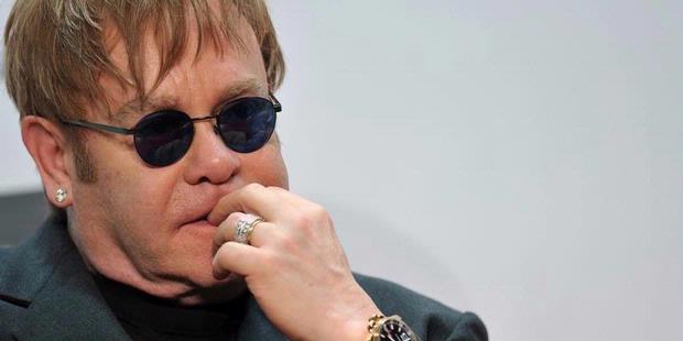 Oposisi Minta Konser Elton John Dibatalkan