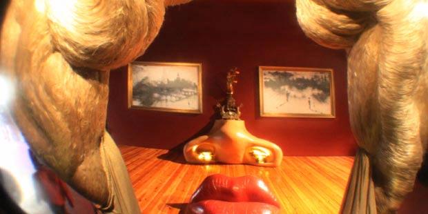 Seniman Salvador Dali, Gila atau Jenius?