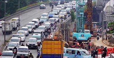 Sisi Selatan Jalan Satrio Ditutup Selama Sebulan