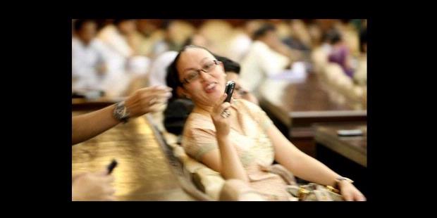Bukti-bukti Foto Angie Gunakan BlackBerry Tahun 2009