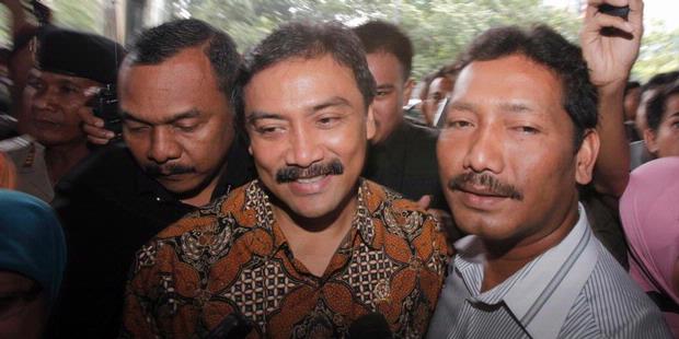 Penuhi Panggilan KPK, Andi Hanya Tebar Senyum