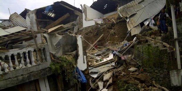 10 Rumah Longsor di Bogor