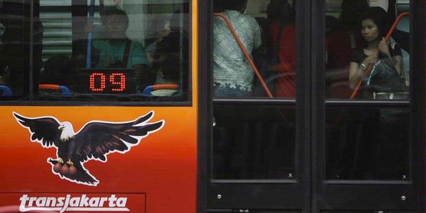 Sopir Bus Transjakarta Persoalkan Kesenjangan Gaji
