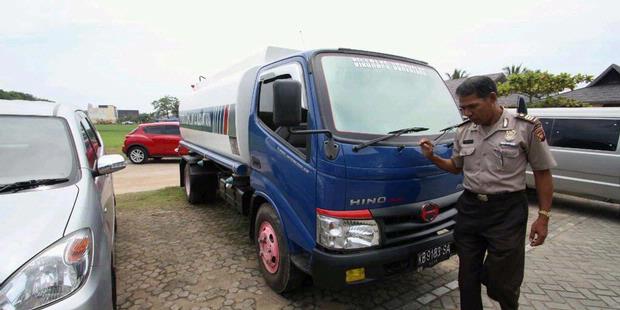 Truk Tangki Selundupkan 8.000 Liter Solar ke Industri