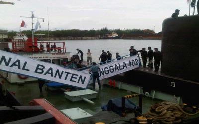 Pangab Sematkan Brevet Hiu Kencana