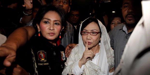 Nunun ke Rumah Sakit untuk Pemeriksaan Rutin