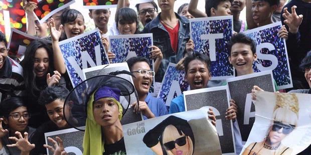 Wah Lady Gaga Bikin Lagu Tentang Jakarta [ www.BlogApaAja.com ]