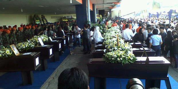 Pilot dan Pramugari Iringi Serah Terima Jenazah