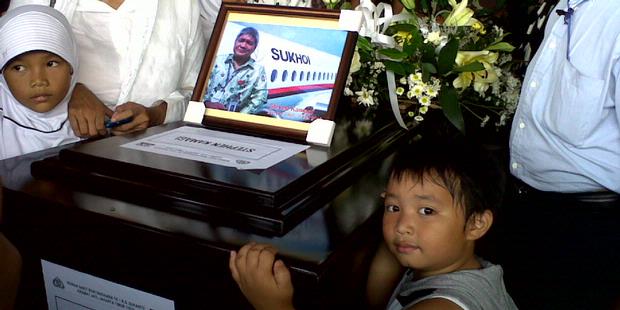 Ayah di Dalam Peti Ini, Ya?