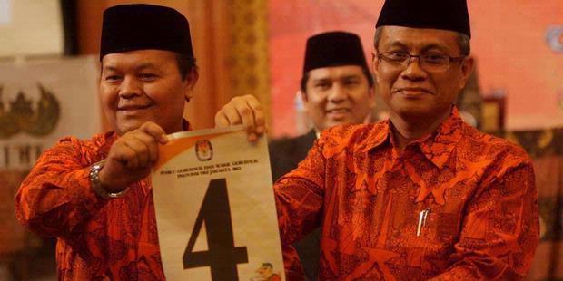 Tiba dari Mekkah, Hidayat Temui Masyarakat Bima