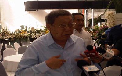 Sjamsul Nursalim Muncul di Singapura