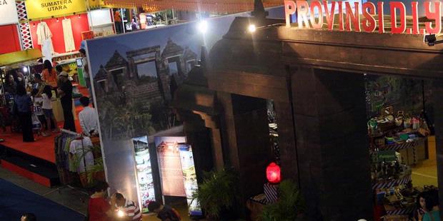 Berita Foto : Anjungan Daerah di Jakarta Fair 2012