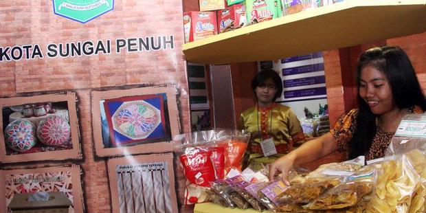 Berita Foto : Anjungan Daerah di Jakarta Fair 2012