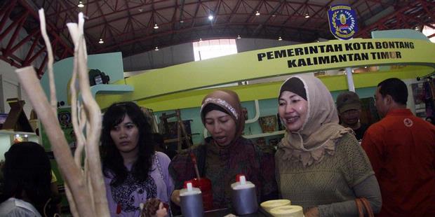 Berita Foto : Anjungan Daerah di Jakarta Fair 2012