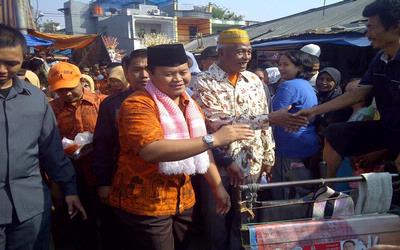 Hidayat Sambangi Pasar Gembrong 