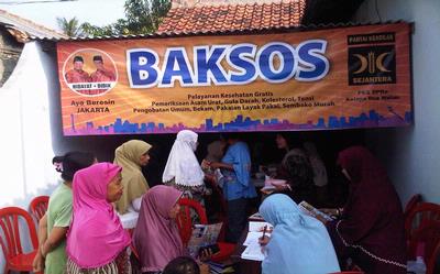 Pasangan Hidayat-Didik Gelar Pengobatan Gratis